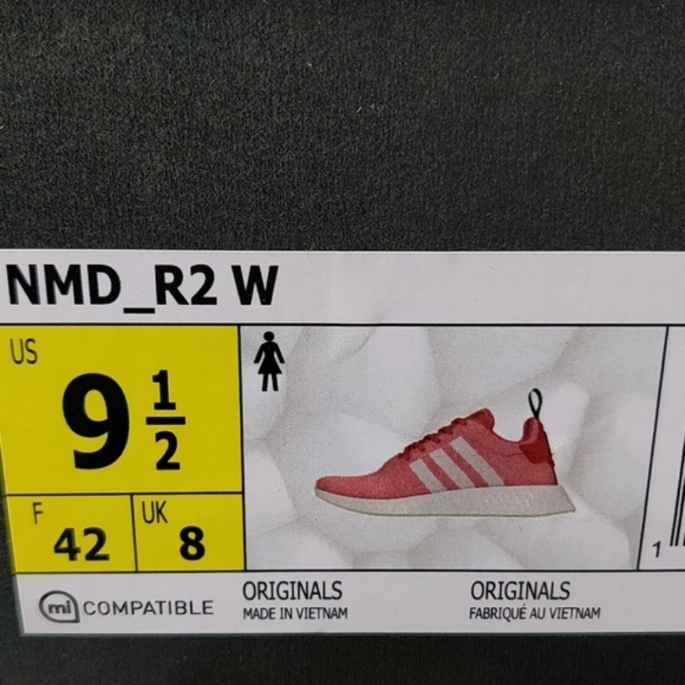Adidas NMD R2 - Picture 2 of 4